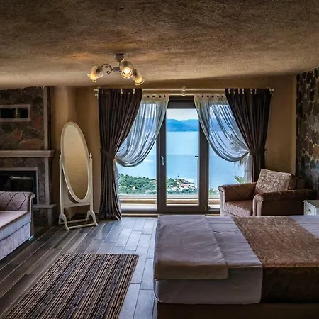 Hotell Alis Farm Boutique & Assos
