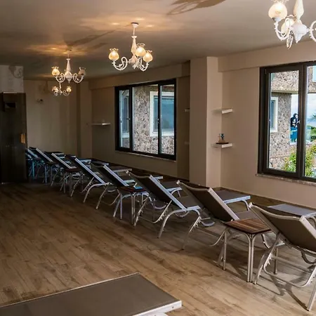 Hotel Alis Farm Boutique & 2*